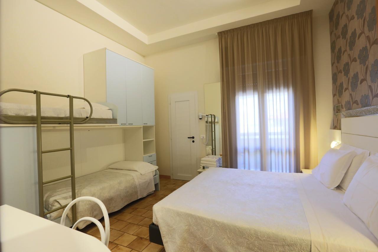 Elisabetta Hotel Cesenatico Kültér fotó