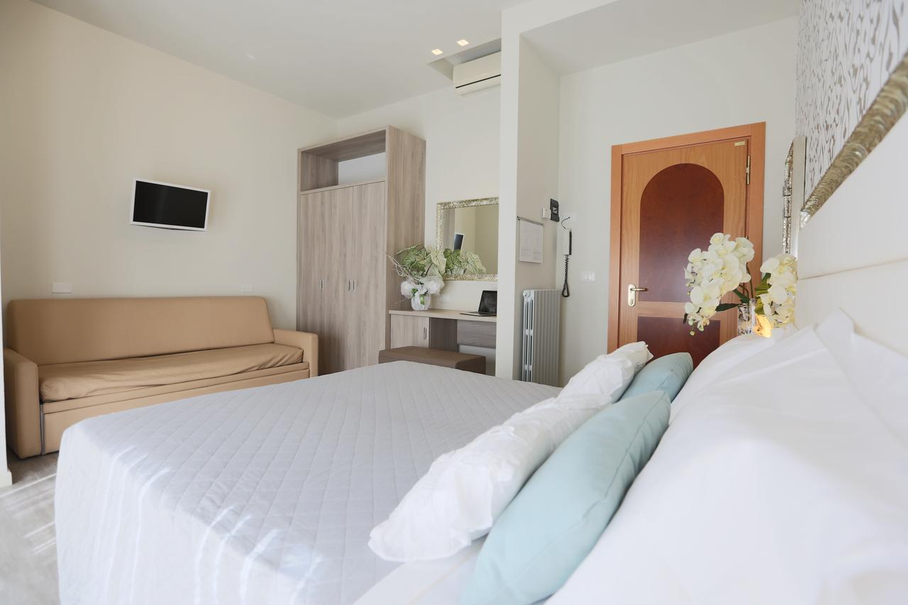 Elisabetta Hotel Cesenatico Kültér fotó