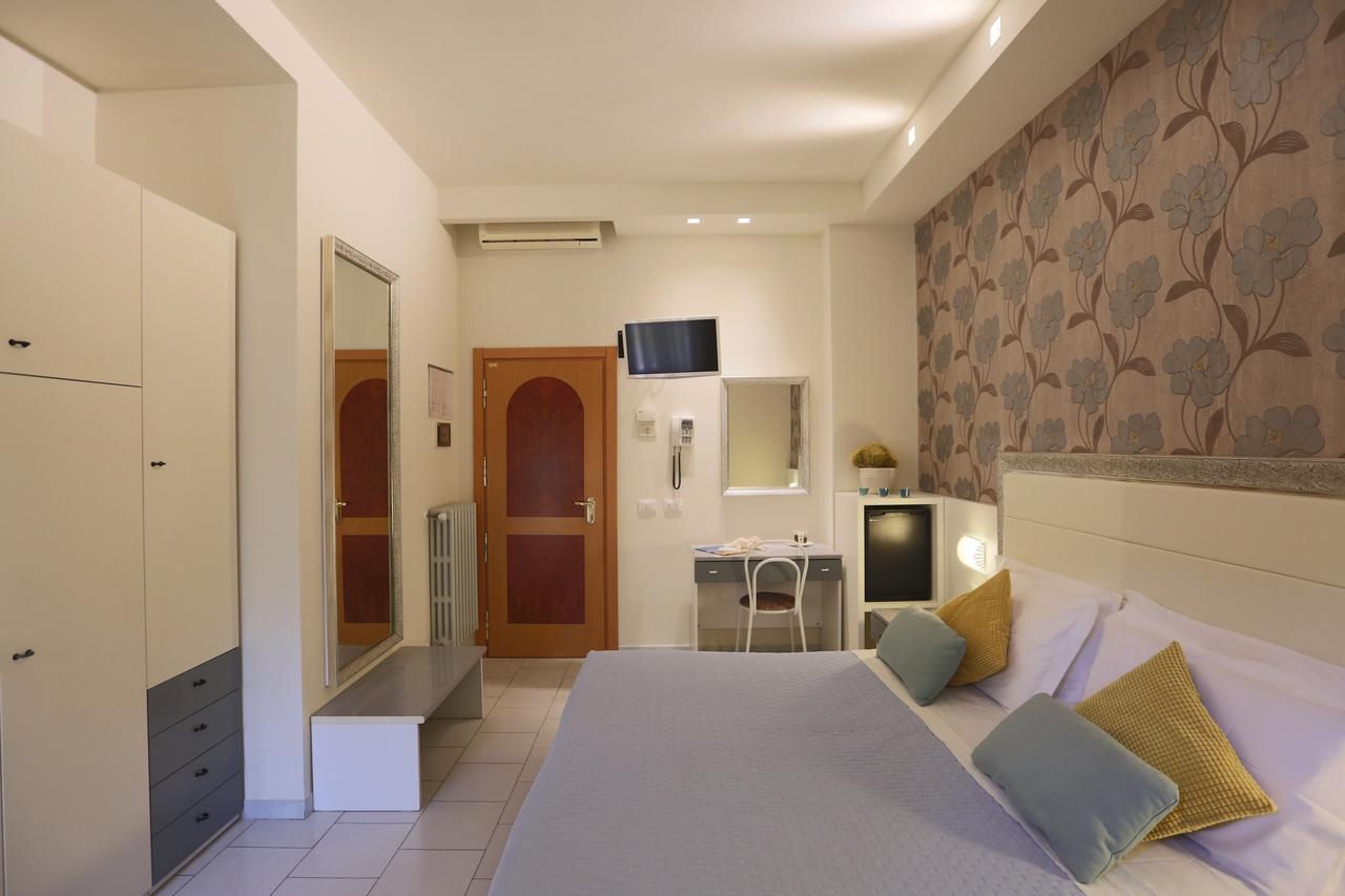 Elisabetta Hotel Cesenatico Kültér fotó